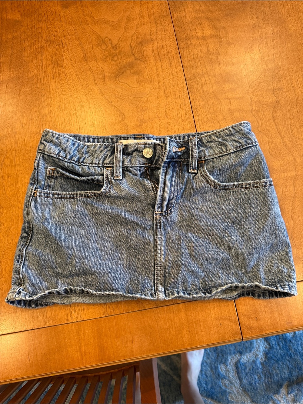 Hollister mini Jean skirt size 000/W23